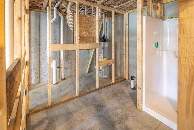 16B Lunas Ave, Epping, NH 03042