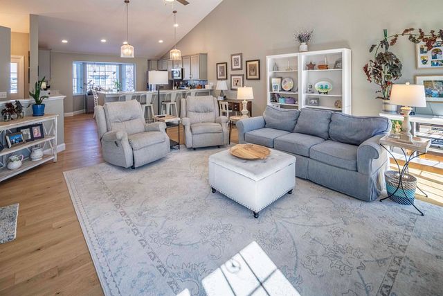 16B Lunas Ave, Epping, NH 03042