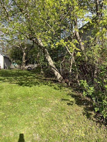 1223 S 8th STREET, Manitowoc, WI 54220