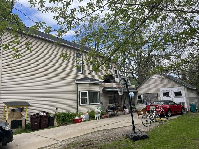 1223 S 8th STREET, Manitowoc, WI 54220