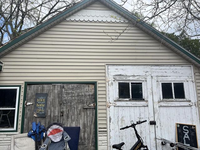 1223 S 8th STREET, Manitowoc, WI 54220