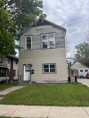 1223 S 8th STREET, Manitowoc, WI 54220