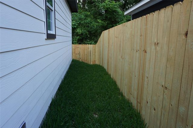 11538 Persimmon Street, Willis, TX 77318