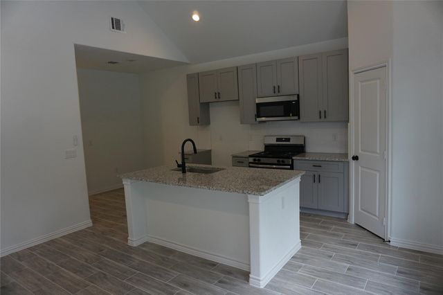 11538 Persimmon Street, Willis, TX 77318