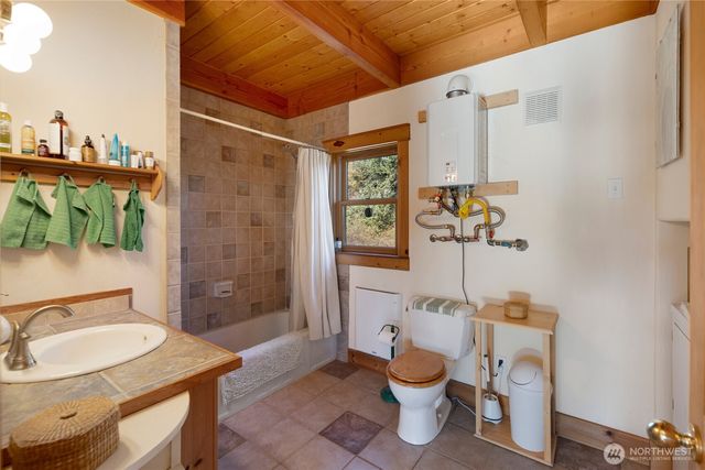 1062 Wold Road, Friday Harbor, WA 98250