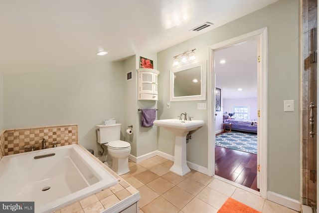 919 BINNEY ST, Baltimore, MD 21224