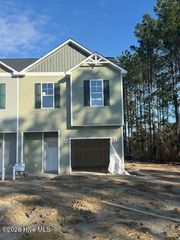 108 Crab Claw Spit Lane, Jacksonville, NC 28546