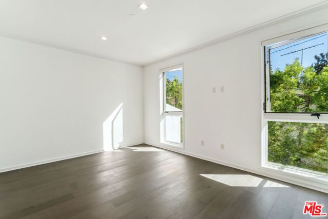 132 N Swall Drive 202, Los Angeles, CA 90048