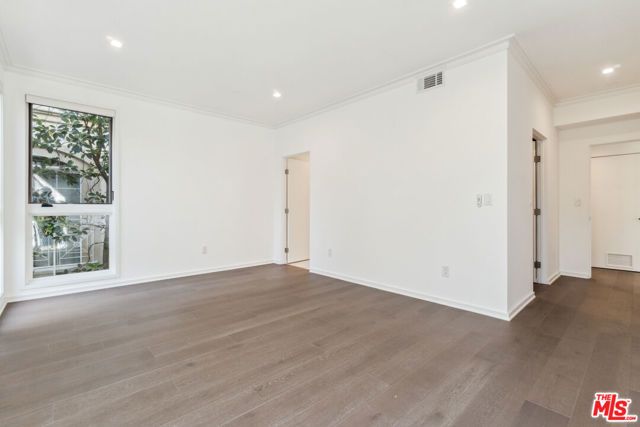 132 N Swall Drive 202, Los Angeles, CA 90048