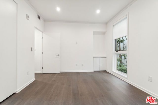 132 N Swall Drive 202, Los Angeles, CA 90048