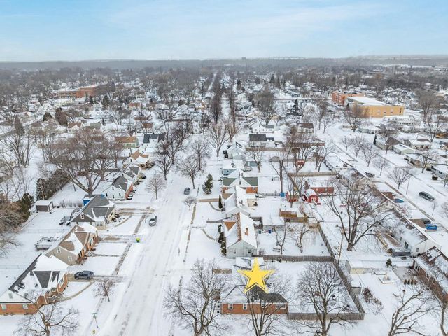 1433 11TH AVENUE, Green Bay, WI 54304