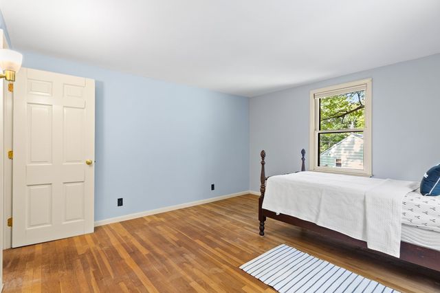 8 Ethelyn Cir, Maynard, MA 01754