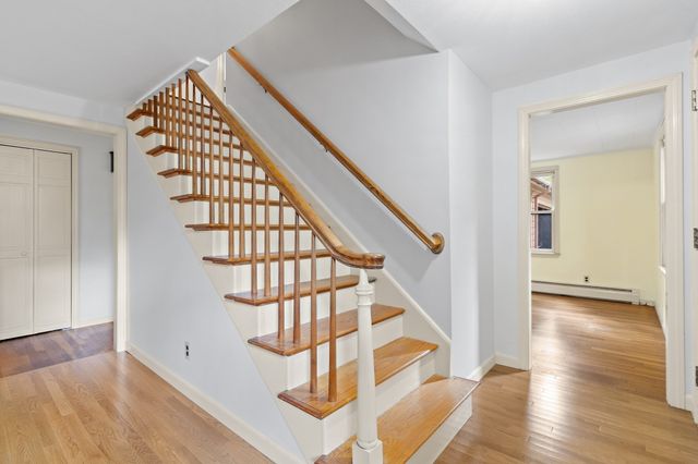 8 Ethelyn Cir, Maynard, MA 01754