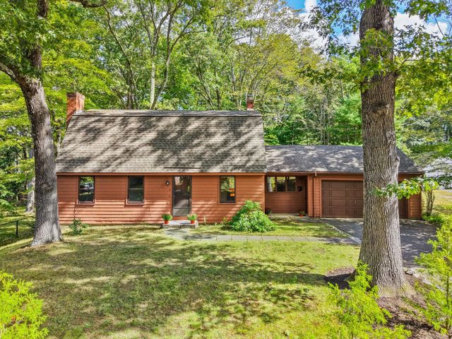 8 Ethelyn Cir, Maynard, MA 01754