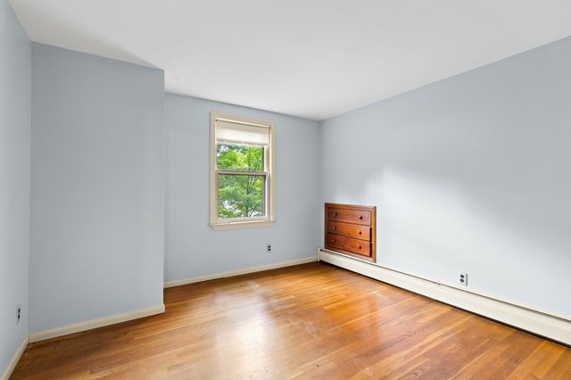 8 Ethelyn Cir, Maynard, MA 01754
