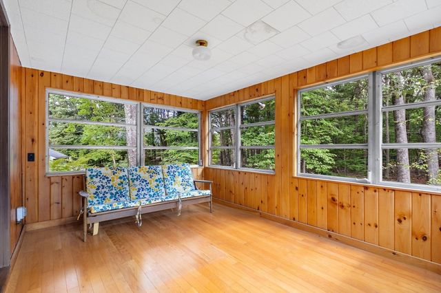 8 Ethelyn Cir, Maynard, MA 01754