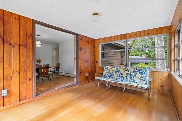 8 Ethelyn Cir, Maynard, MA 01754