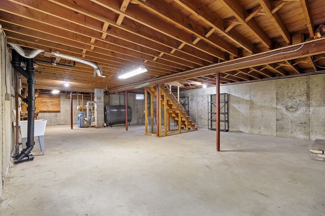 8 Ethelyn Cir, Maynard, MA 01754