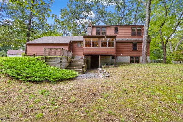 8 Ethelyn Cir, Maynard, MA 01754