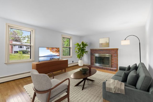 8 Ethelyn Cir, Maynard, MA 01754