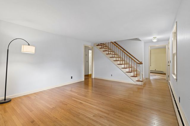 8 Ethelyn Cir, Maynard, MA 01754