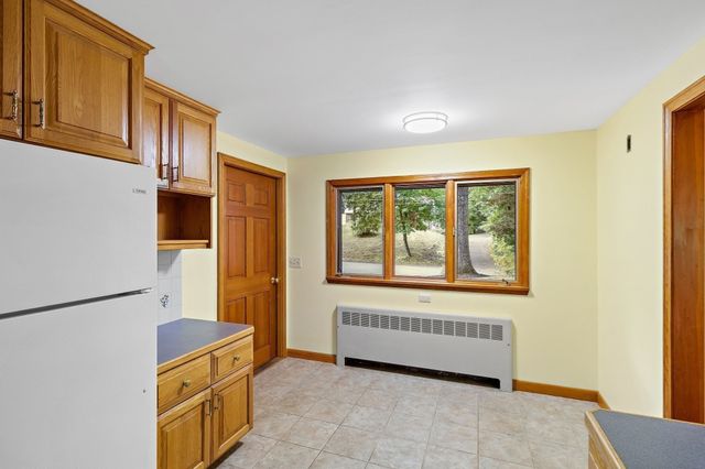 8 Ethelyn Cir, Maynard, MA 01754