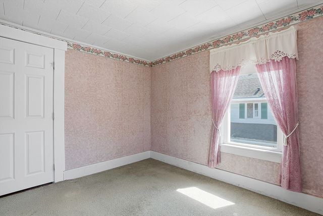 41 Grant St, Milford, MA 01757