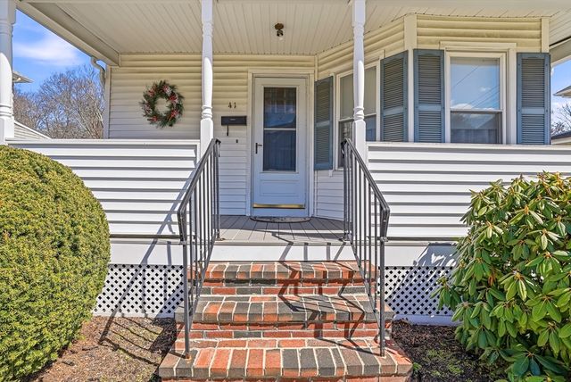 41 Grant St, Milford, MA 01757