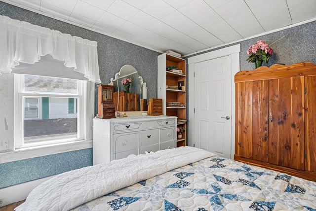 41 Grant St, Milford, MA 01757