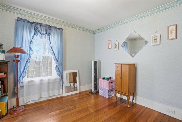 41 Grant St, Milford, MA 01757