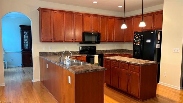 1721 Timber Cove Court, Winston-salem, NC 27127