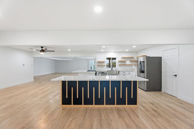 10326 N Fowler Avenue, Clovis, CA 93619