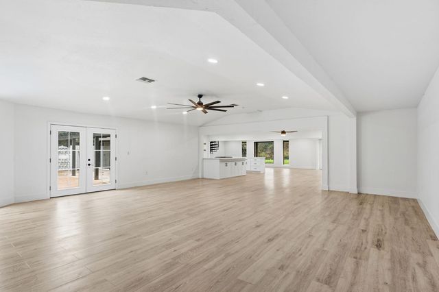 10326 N Fowler Avenue, Clovis, CA 93619