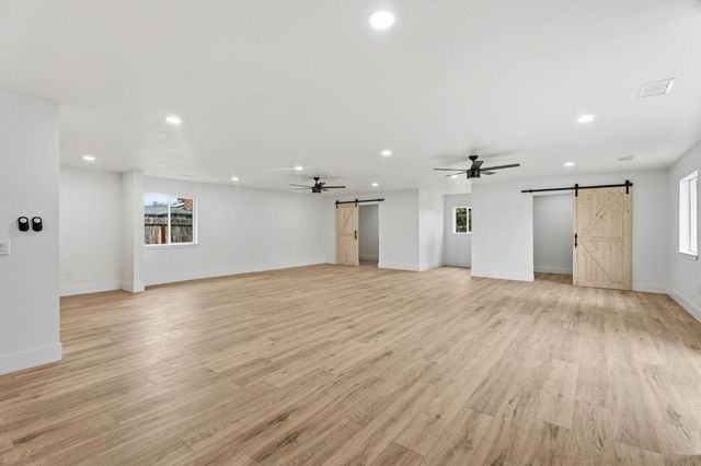 10326 N Fowler Avenue, Clovis, CA 93619