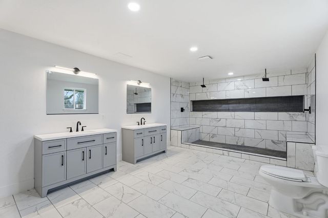 10326 N Fowler Avenue, Clovis, CA 93619