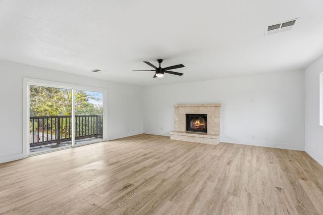 10326 N Fowler Avenue, Clovis, CA 93619