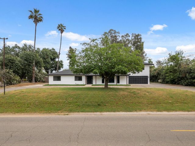 10326 N Fowler Avenue, Clovis, CA 93619