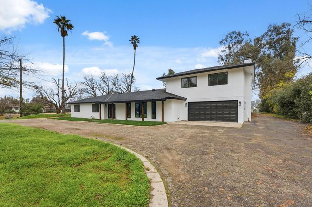 10326 N Fowler Avenue, Clovis, CA 93619