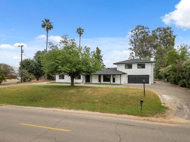 10326 N Fowler Avenue, Clovis, CA 93619