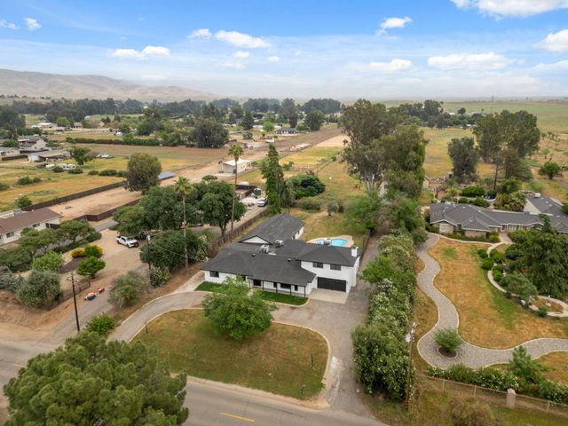 10326 N Fowler Avenue, Clovis, CA 93619