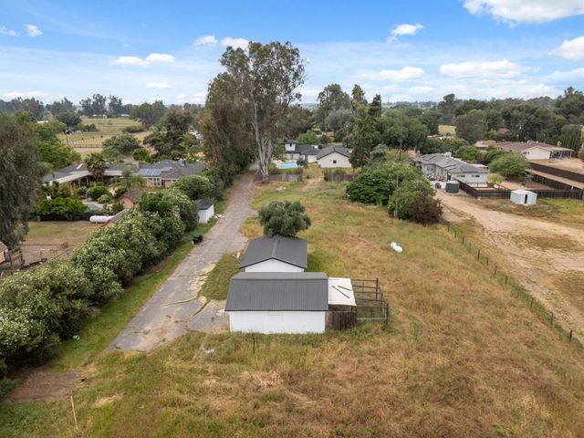 10326 N Fowler Avenue, Clovis, CA 93619