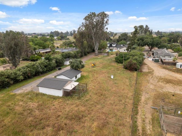 10326 N Fowler Avenue, Clovis, CA 93619