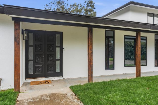 10326 N Fowler Avenue, Clovis, CA 93619