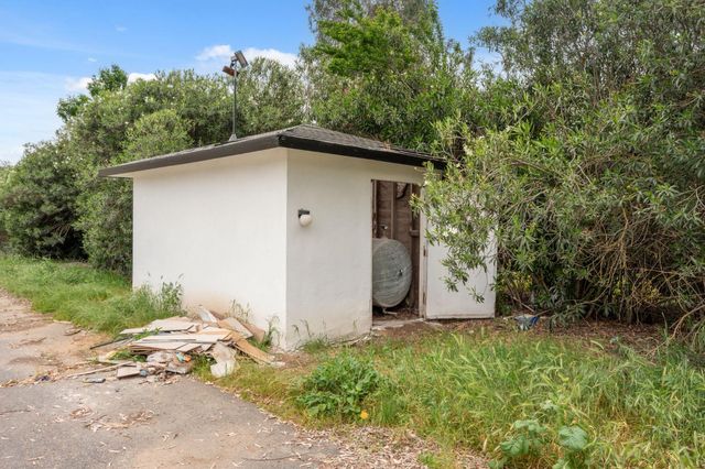 10326 N Fowler Avenue, Clovis, CA 93619