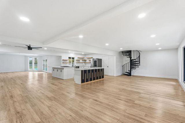 10326 N Fowler Avenue, Clovis, CA 93619