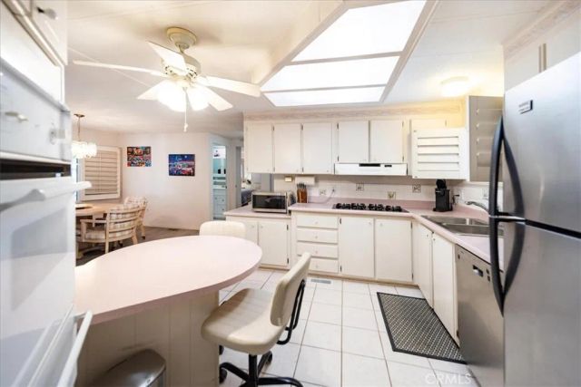 32581 Desert Moon, Thousand Palms, CA 92276