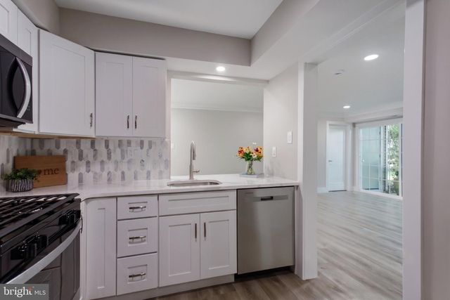 2211 SOCIETY PL, Newtown, PA 18940