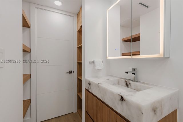 2301 Collins Ave 834, Miami Beach, FL 33139
