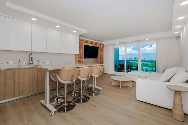 2301 Collins Ave 834, Miami Beach, FL 33139