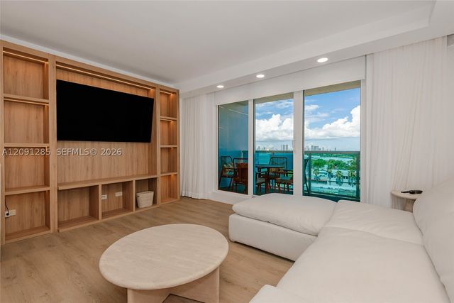 2301 Collins Ave 834, Miami Beach, FL 33139